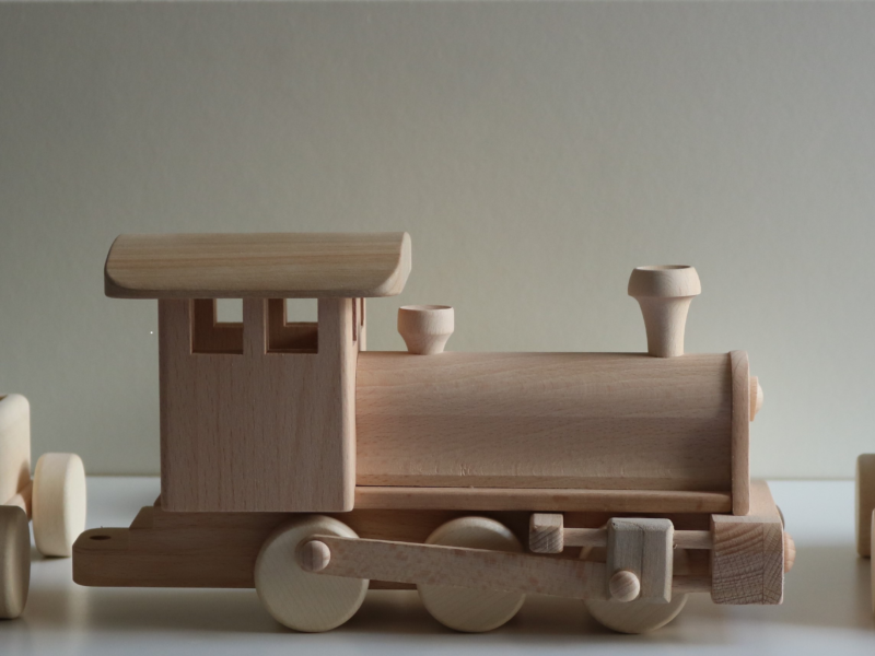 Large Steam Train With 3 Carriages (2556)