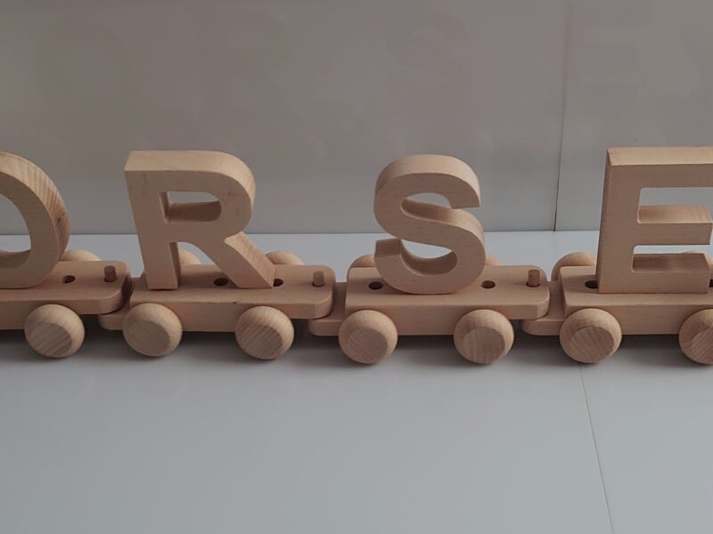 Small Train with FULL Alphabet Set (26 Letters) and 5 Small Carriages (2914)